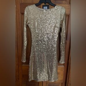 FORMAL/HOMECOMING DRESS Gold Sequin